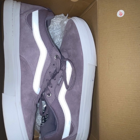 Vans - Picture 2 of 2